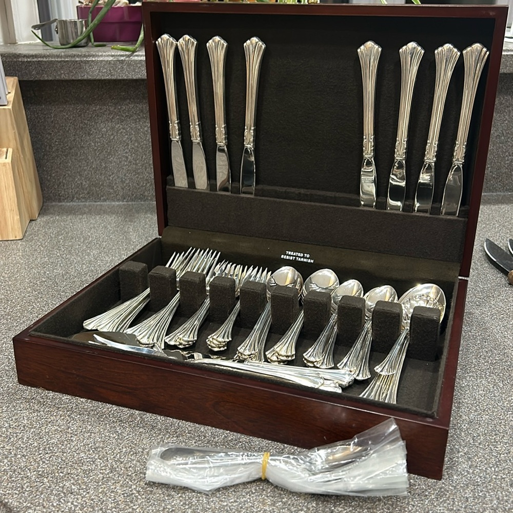 Reed & Barton sterling silver 8 setting with box